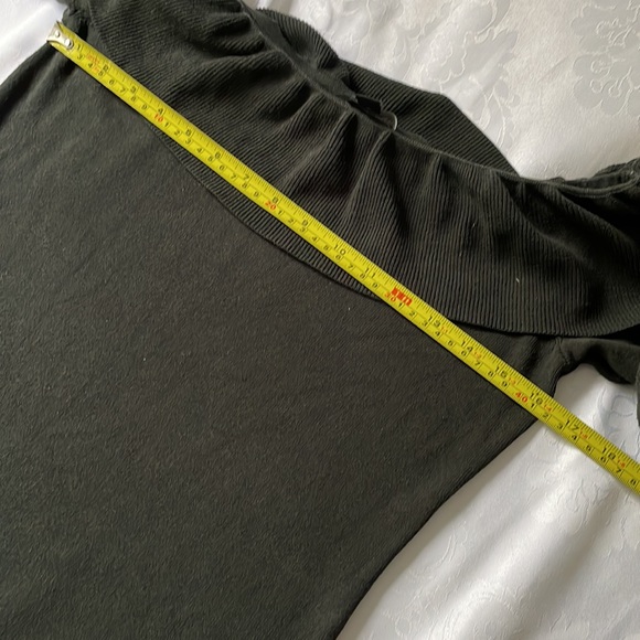 Ann Taylor long sleeve tight knit off shoulder sweater dark green Sz M - Picture 5 of 6